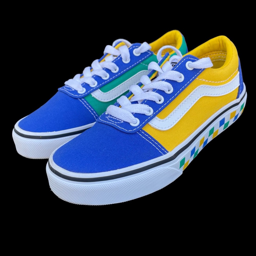 Vans - Picture 2 of 9